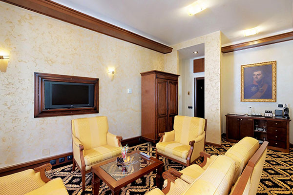 cattaro-hotel-deluxe-suite-004